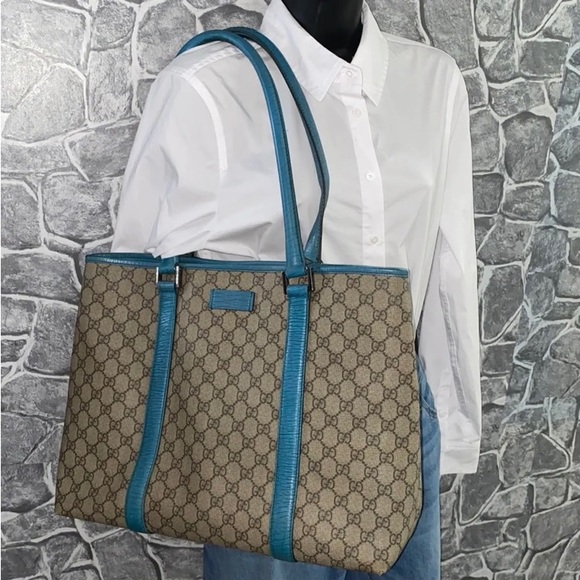 Authentic Gucci GG Shoulder Bag - Picture 1 of 17